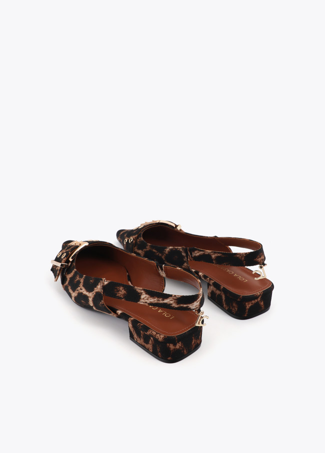 Flacher Schuh mit Riemen und personalisierten...