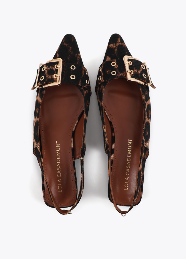 Flacher Schuh mit Riemen und personalisierten...