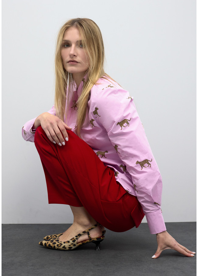 Scarpa con tacco e scollo con stampa leopardo