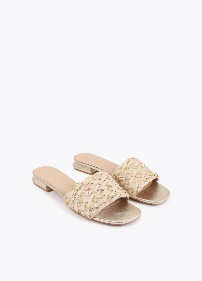 Flat Sandal with Metallic Raffia Effect