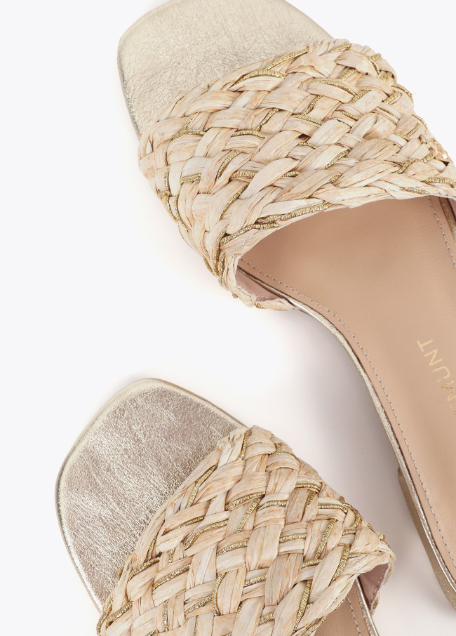 Flat Sandal with Metallic Raffia Effect