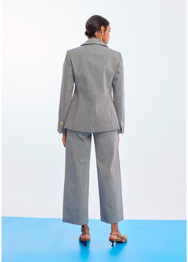 Tailliertes Blazer mit Streifen und Wappen auf...