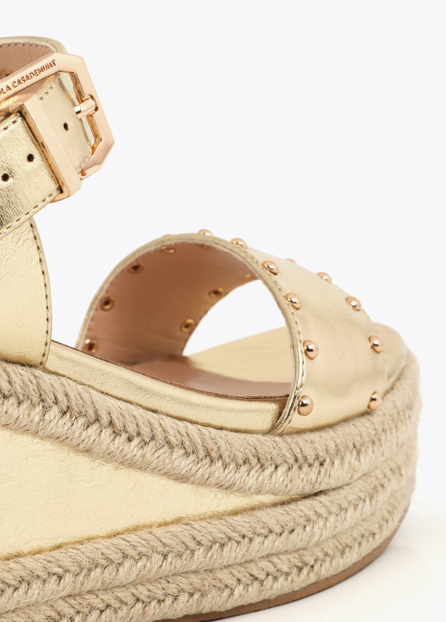 Wedge with Rattan-Effect Sole and Metallic Details