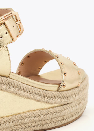 Wedge with Rattan-Effect Sole and Metallic Details