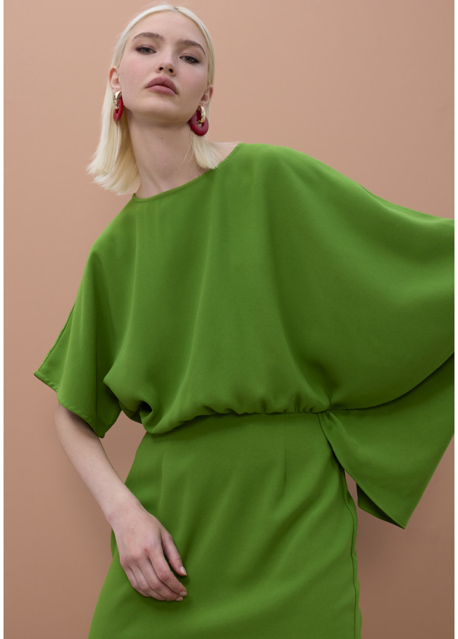 Robe à Manche Asymétrique