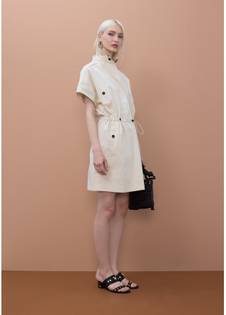 Gerades 80er-Jahre-Kleid