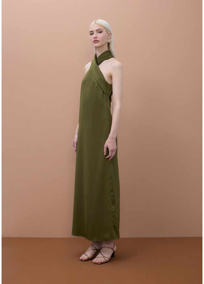 Vestido de Cetim com Gola Halter