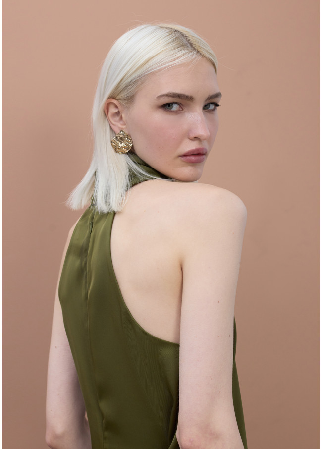 Vestido de Cetim com Gola Halter