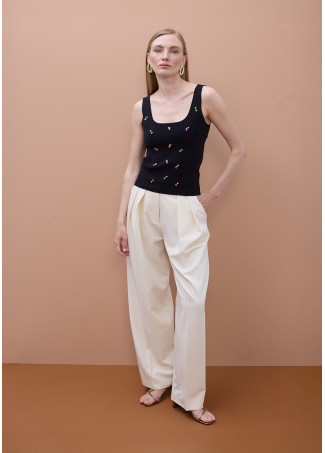 Top in Maglia con Gioielli