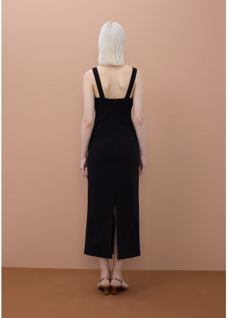 Robe noire à bretelles