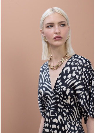 Vestido decote em V estampado