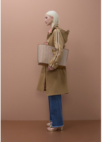 Trench oversize detalle cintas personalizadas