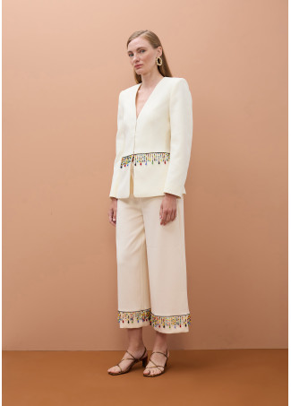 Calça cropped com pedras multicoloridas