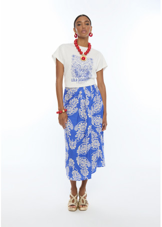 Camiseta boho com estampa posicional