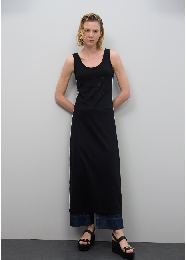 Robe sportive noire avec bandes latérales