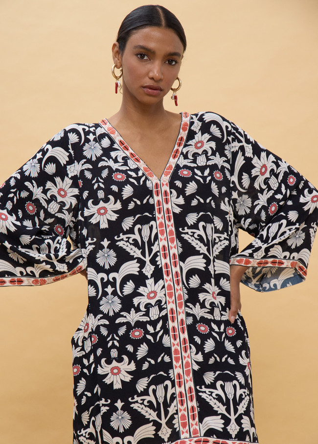 Vestido Curto Estampado Étnico