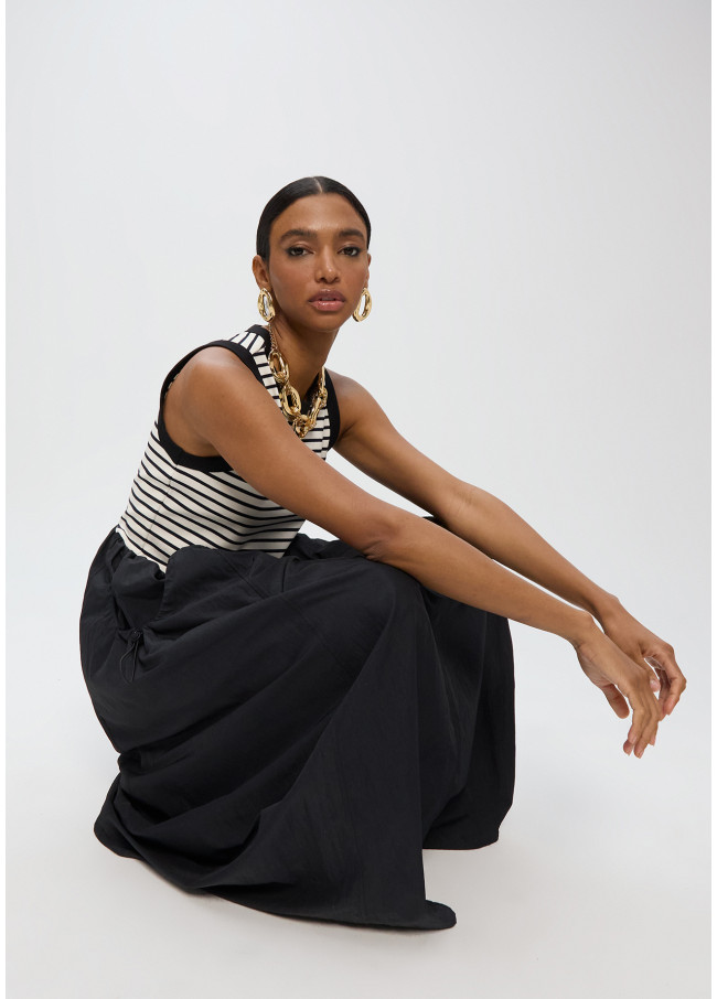 Bimaterial Gestreiftes Kleid