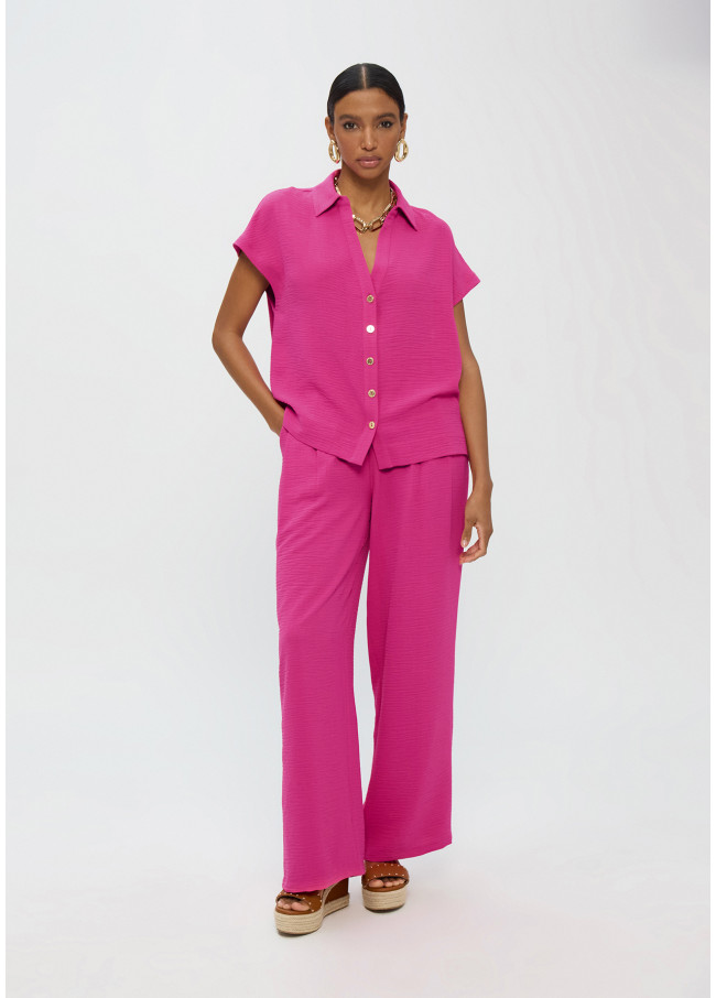 Pantalon droit en tissu froissé