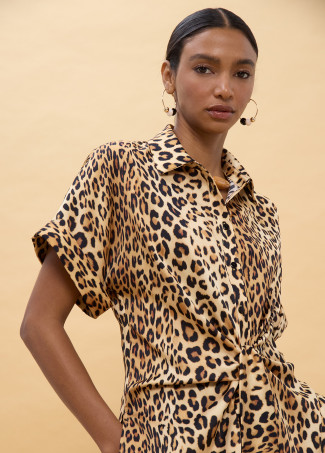 Camisa manga corta estampado animal