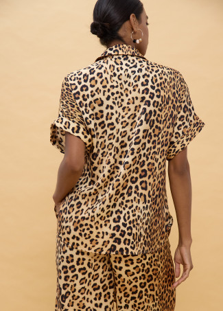 Camisa manga corta estampado animal