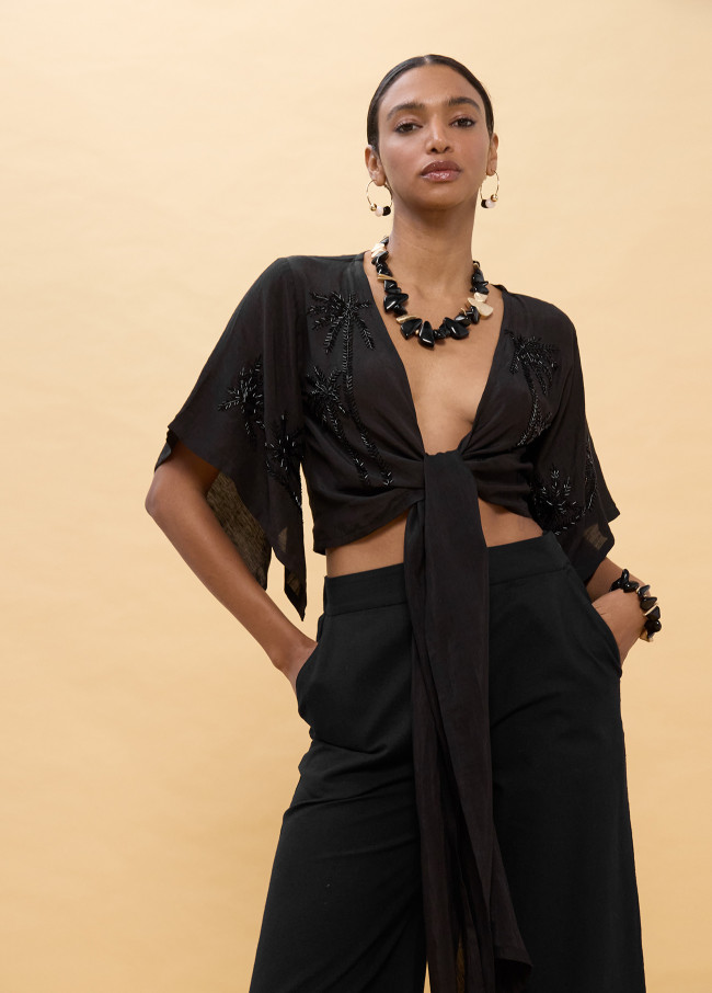 width="650"