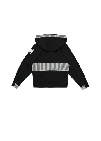 Sudadera negra con capucha