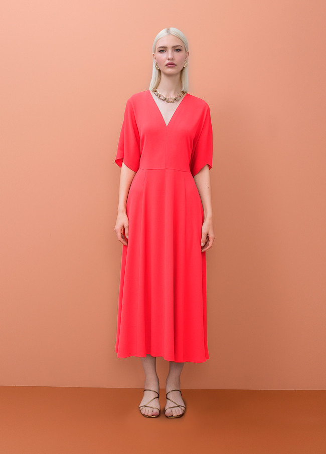 Vestido longo de manga curta com cinto de tecido