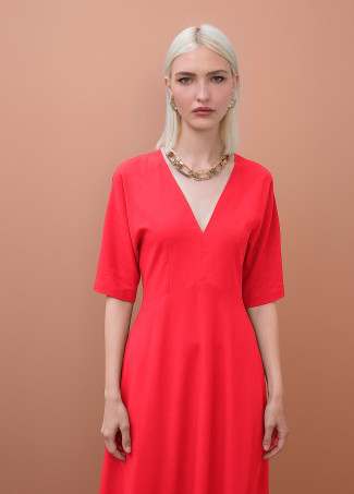 Vestido longo de manga curta com cinto de tecido