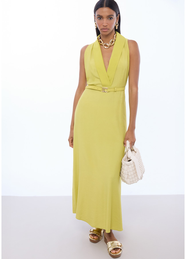 Vestido Decote em V com Cintura de Fivela