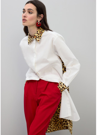 Blusa in popeline con contrasto animalier
