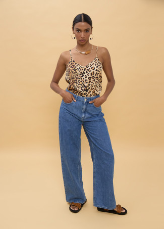 Top in pizzo con stampa animalier