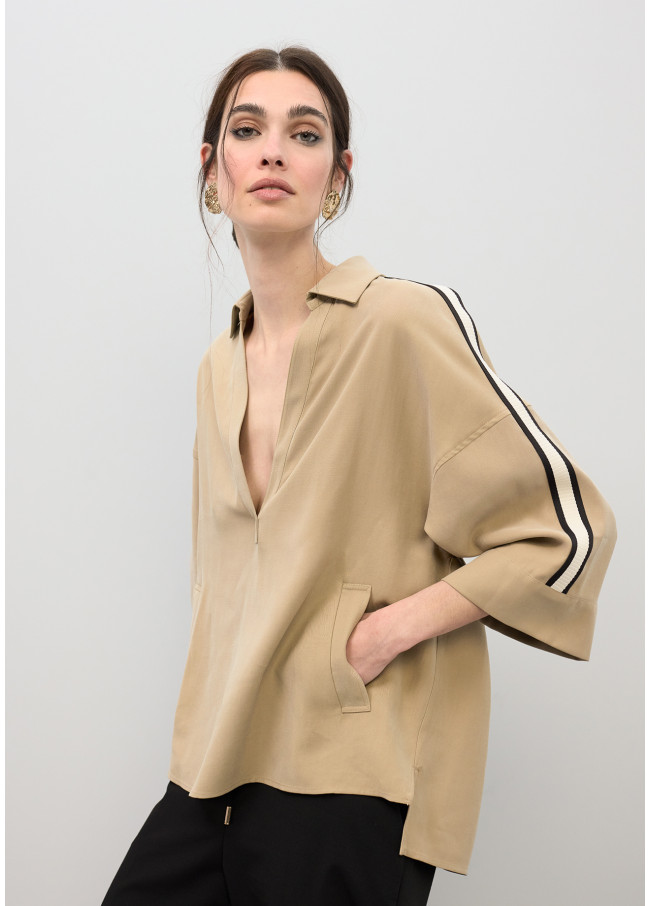 Bluse mit V-Ausschnitt Offen