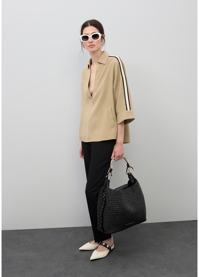 Bluse mit V-Ausschnitt Offen