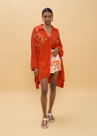 Camicia oversize con dettagli tono su tono