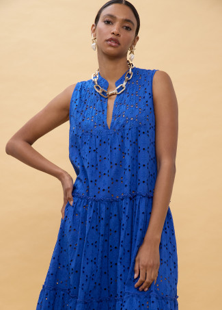 Robe longue brodée suisse