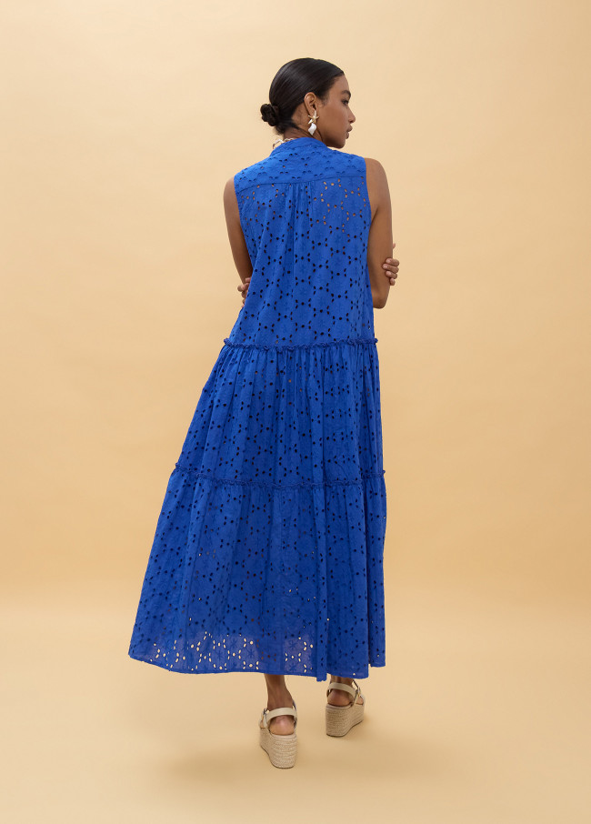 Robe longue brodée suisse