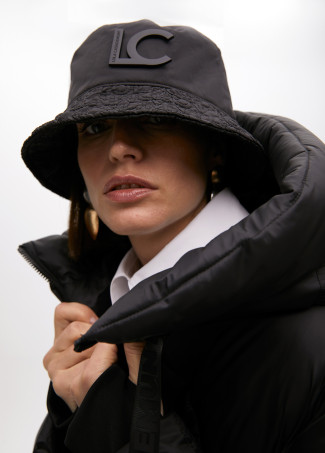 Cappello a secchiello con logo