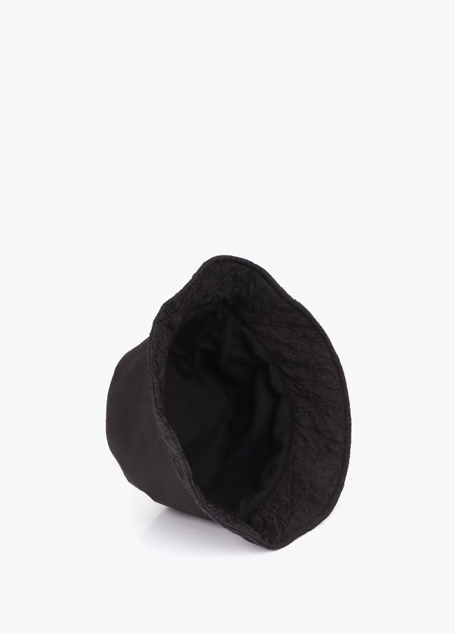 Cappello a secchiello con logo