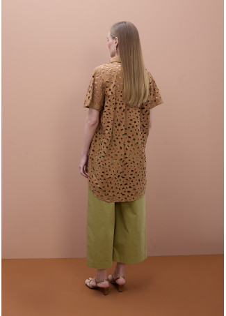 Chemise droite perforée brodée