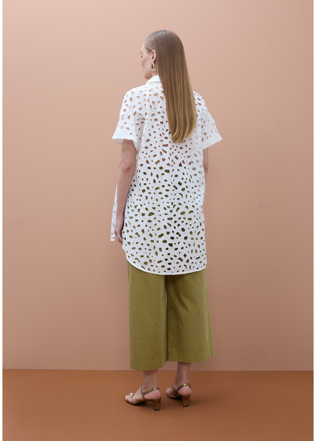 Camicia dritta con ricamo traforato