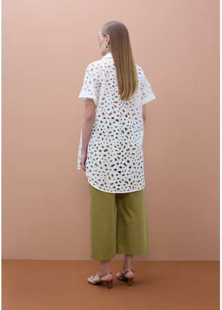 Chemise droite perforée brodée