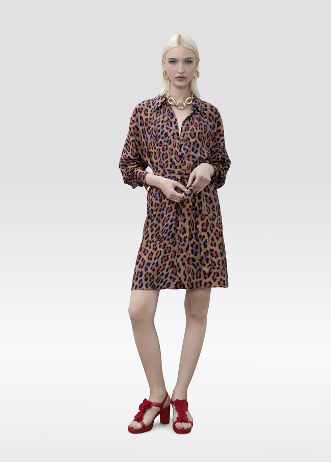 Vestido camisero corto estampado animal