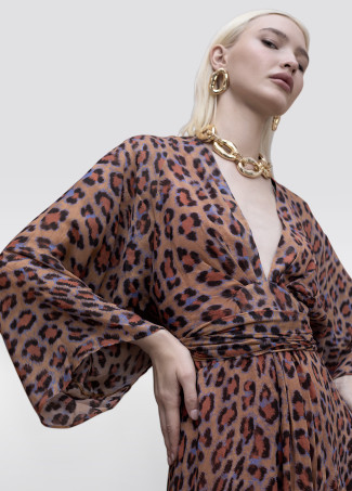 Vestido longo manga larga cinto ajustável estampa animal