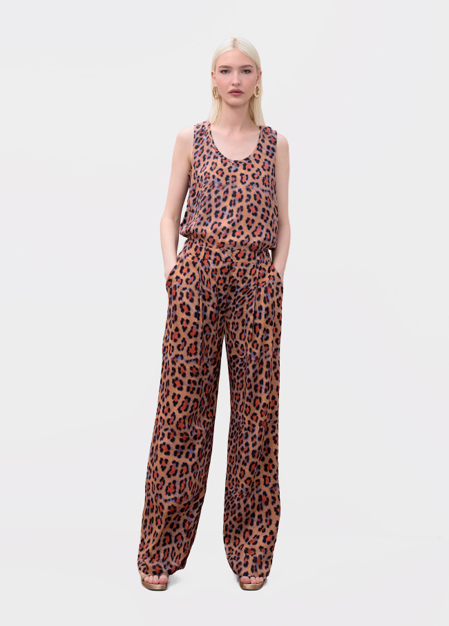 Top cuello redondo estampado animal