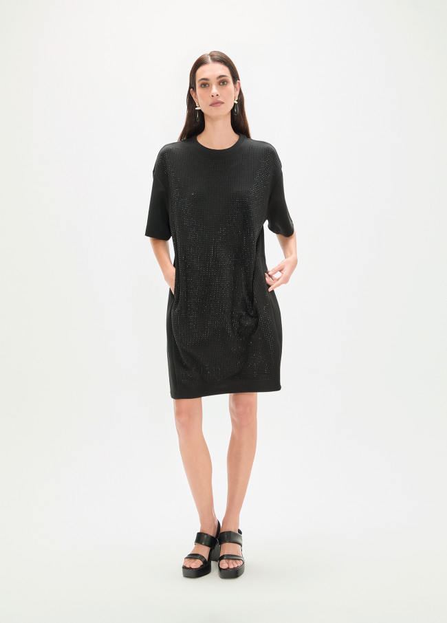 Vestido tipo camiseta con strass