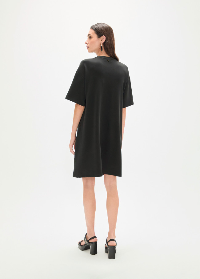 Vestido tipo camiseta con strass