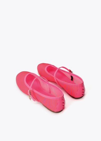 Bailarina tejido semitransparente