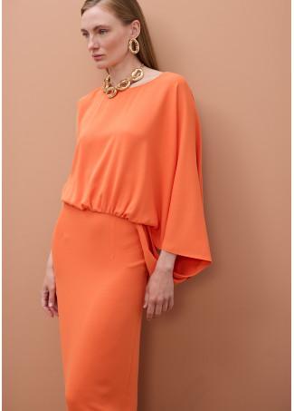 Vestido de Manga Assimétrica