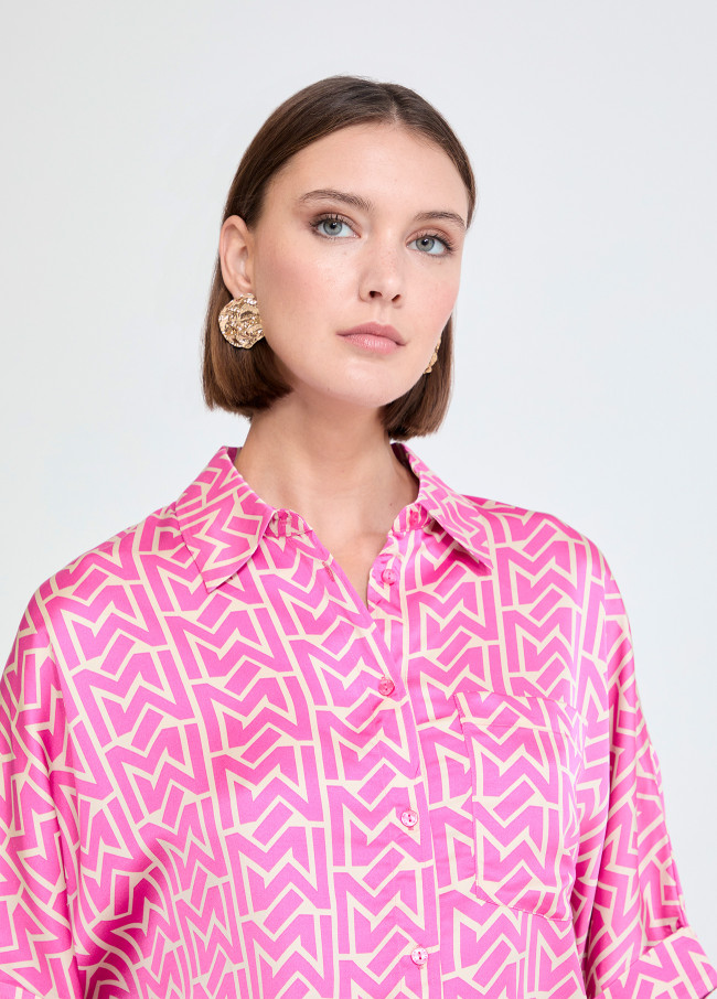 Chemise satinée avec poche logo