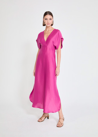 Vestido Texturizado Manga Curta Decote V